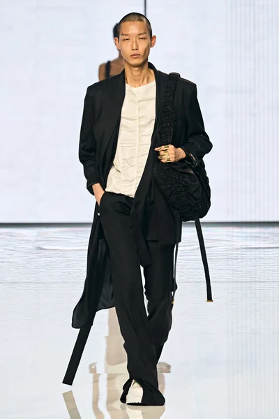 Look 3